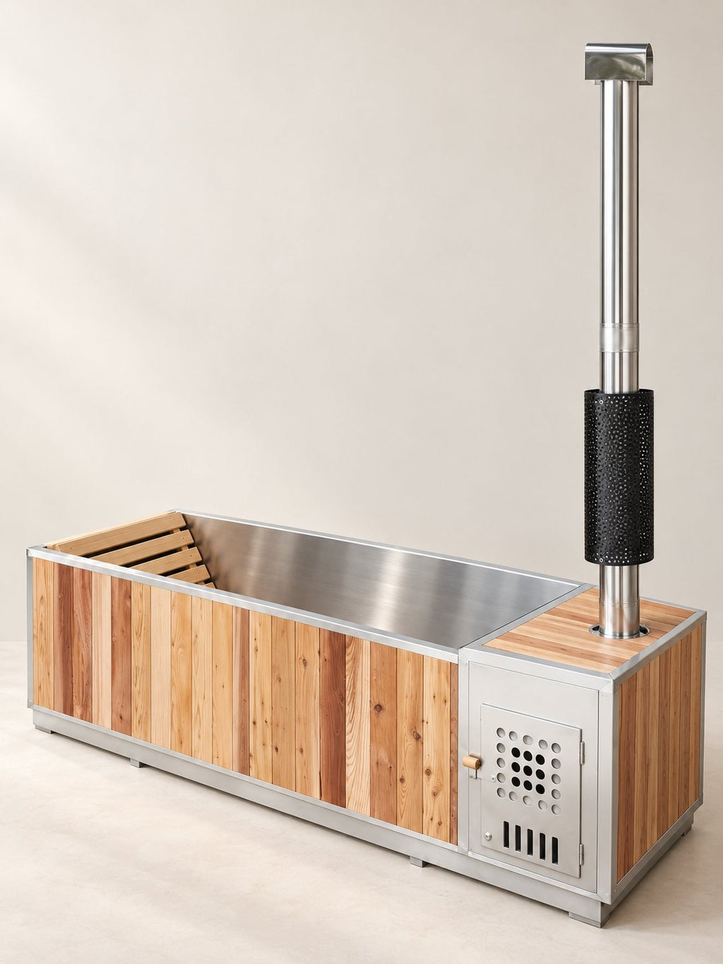Baignoire nordique rectangulaire Amarre, bois et inox, sur fond clair