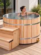 Bain nordique électrique Rade en utilisation, eau chaude et vapeur légère