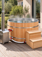 Bain nordique Mouillage installé sur une terrasse au jardin