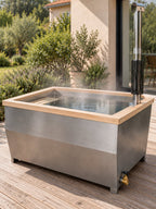 Bain nordique Balise installé sur une terrasse au jardin