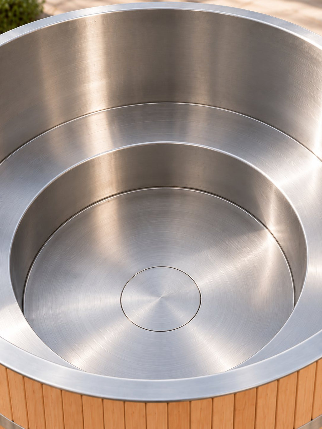 Intérieur de la cuve inox du bain nordique Jetée