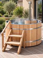 Bain nordique Abri installé sur une terrasse au jardin