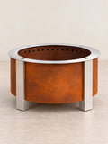 Brasero corten bas Brise avec rebord et pieds inox, sur fond clair