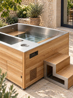 Détail du rebord inox et des lames de bois du spa Grand Large